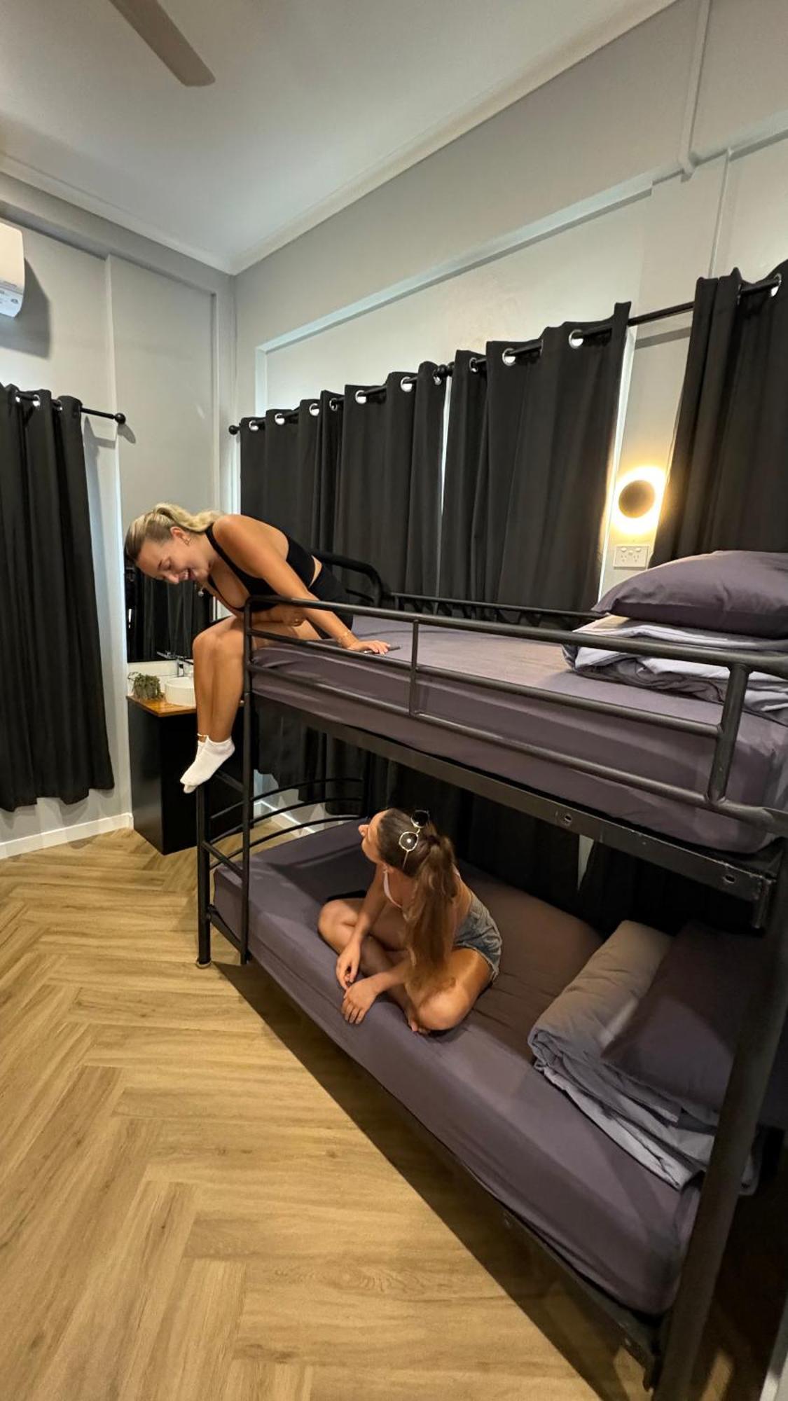 Mad Monkey Central Cairns Luaran gambar